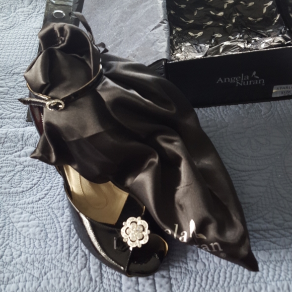 Shoes - Picture 2 of 3